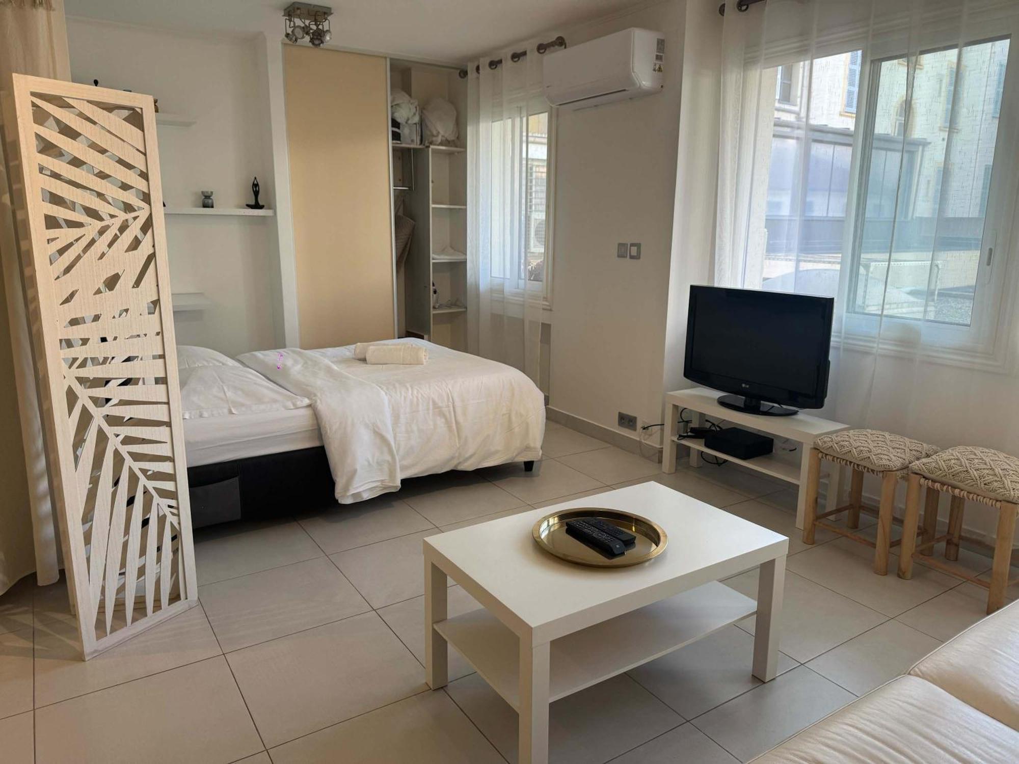 B075-studio Agreable Centre